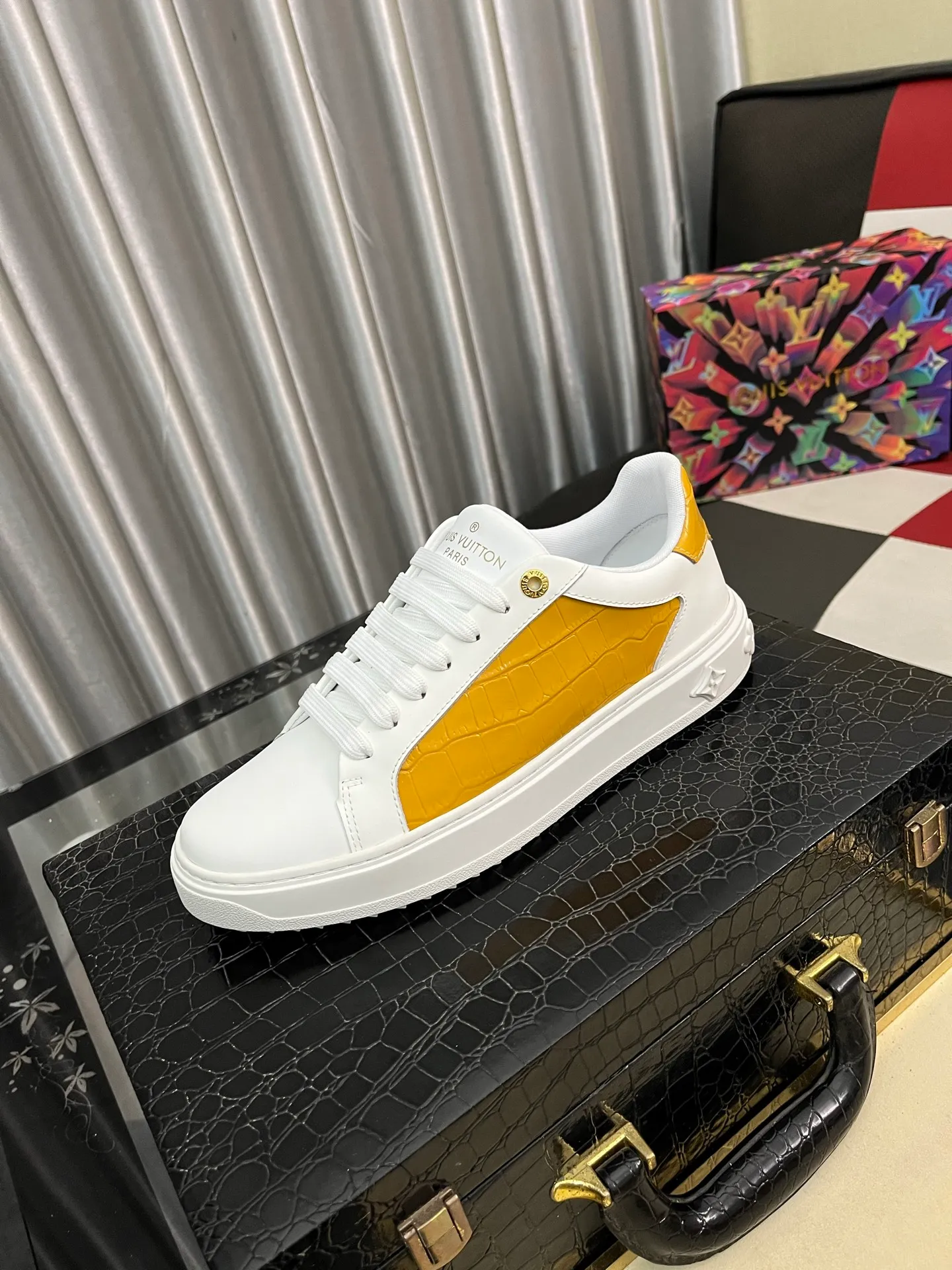 Men's shoes 💰520⌚️⌚️LV Louis Vuitton. The latest fashionable casual shoes are popular in physical stores. New spring and summer comfortable imported custom original cowhide, unique jacquard fabric element design. With sheepskin lining, Lv original bottom, [sun][sun] high-end packaging and high quality💪Details determine the quality, you can enter and leave the counter at will, welcome to compare🇮🇹Number of sizes 38-445️⃣Color options available